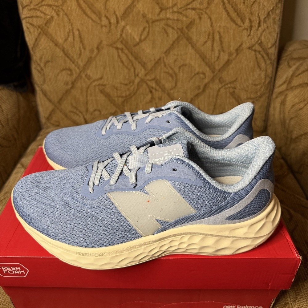 New Balance Fresh Foam Arishi V4 Women's Size 10 Men's Sz 8.5 Blue Running Shoes